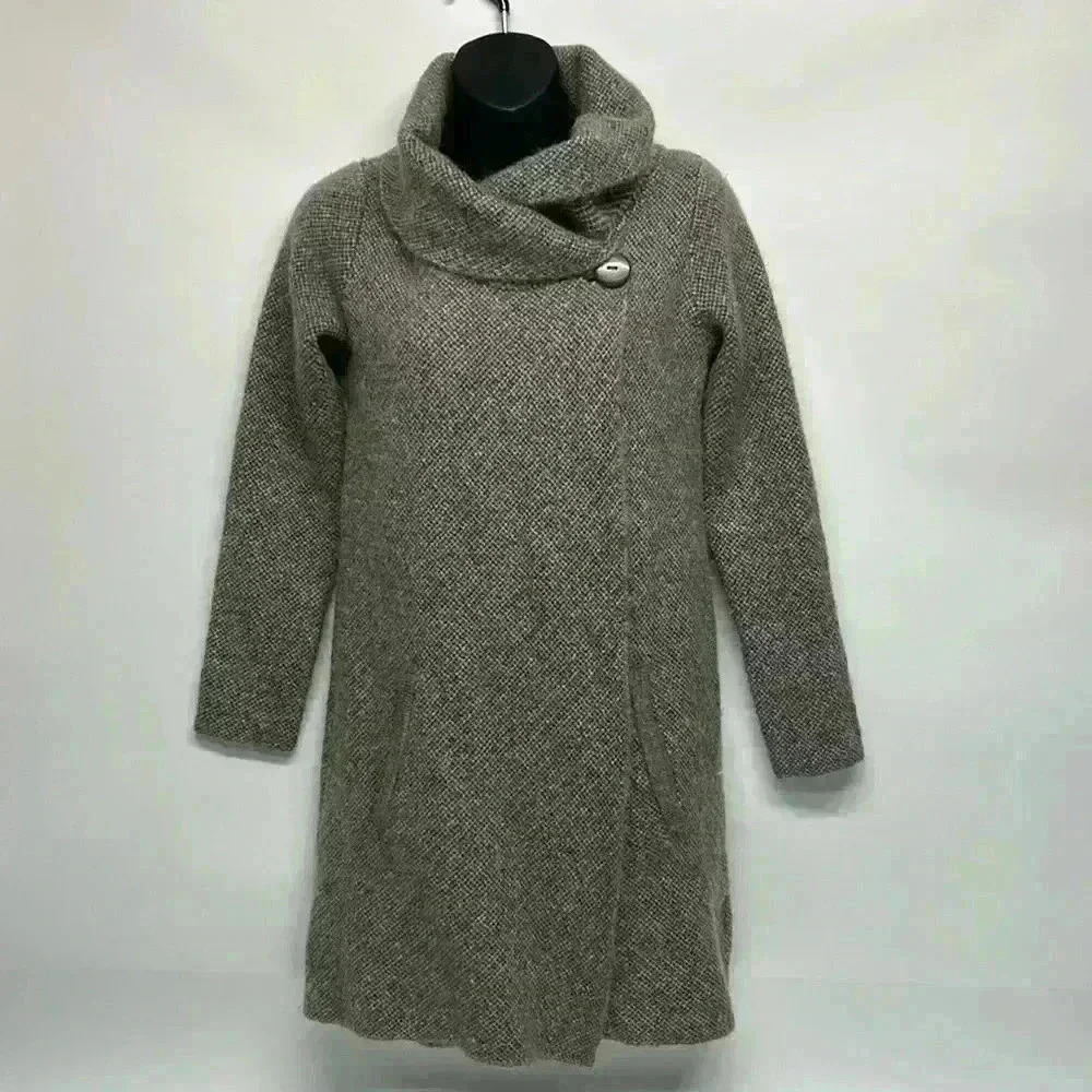 Max studio size extra small wool cardigan sweater, cell neck